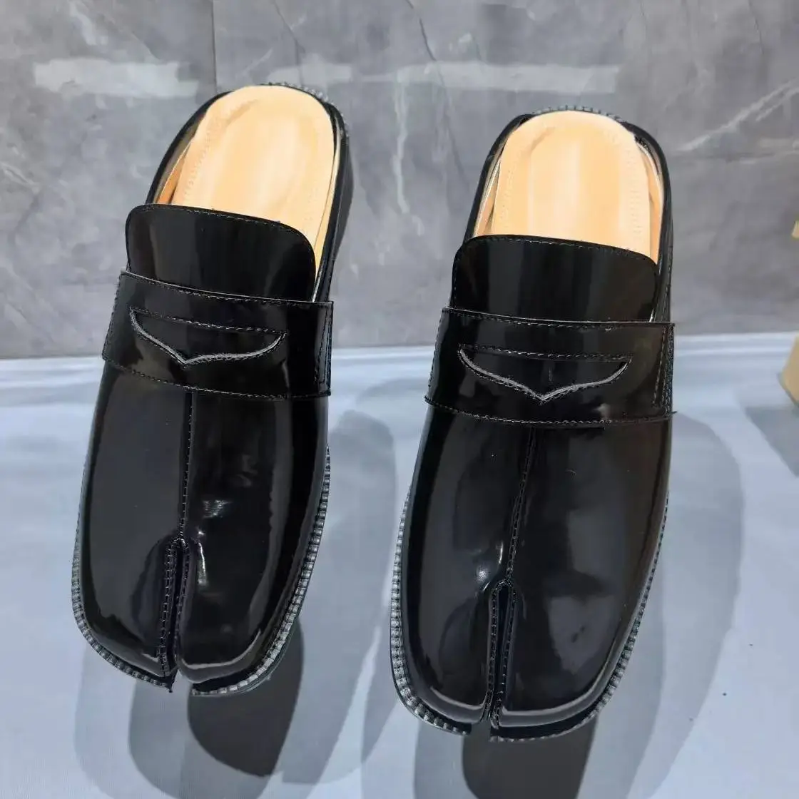 Split Toe Tabi Men's Slippers  - Men'S Shoes With Toes ulasan dan harga